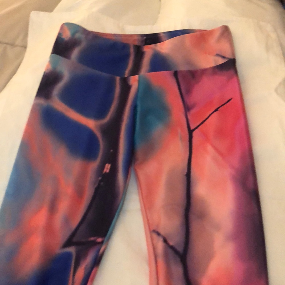 Onzie colorful cropped yoga leggings size XS